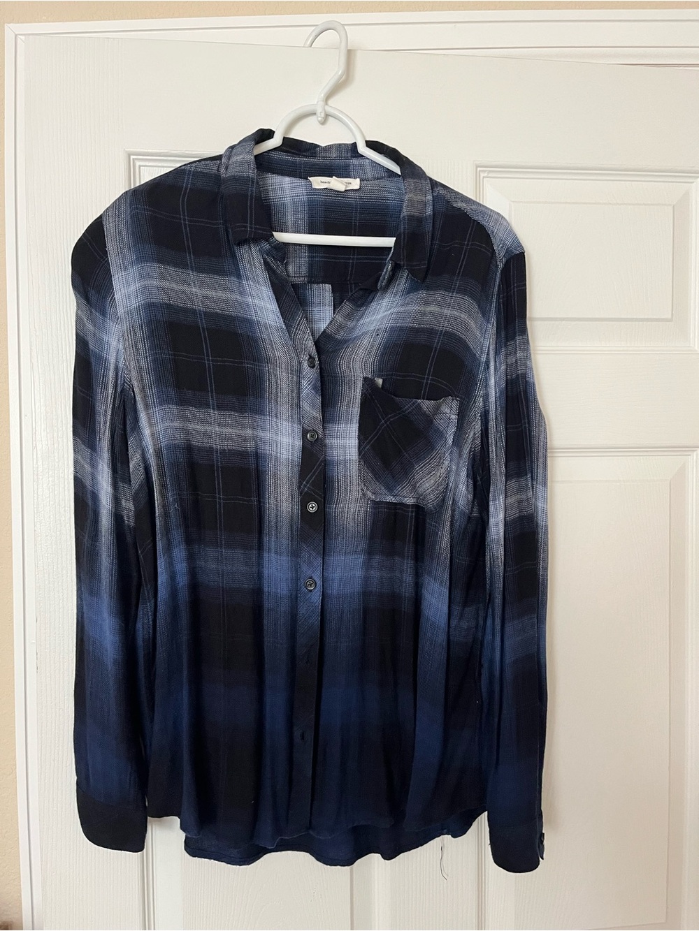 Womens Blue and Black Ombré Plaid Button-Up Shirt